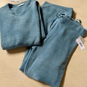 NWT NATORI Lounge Set in color Spa Blue